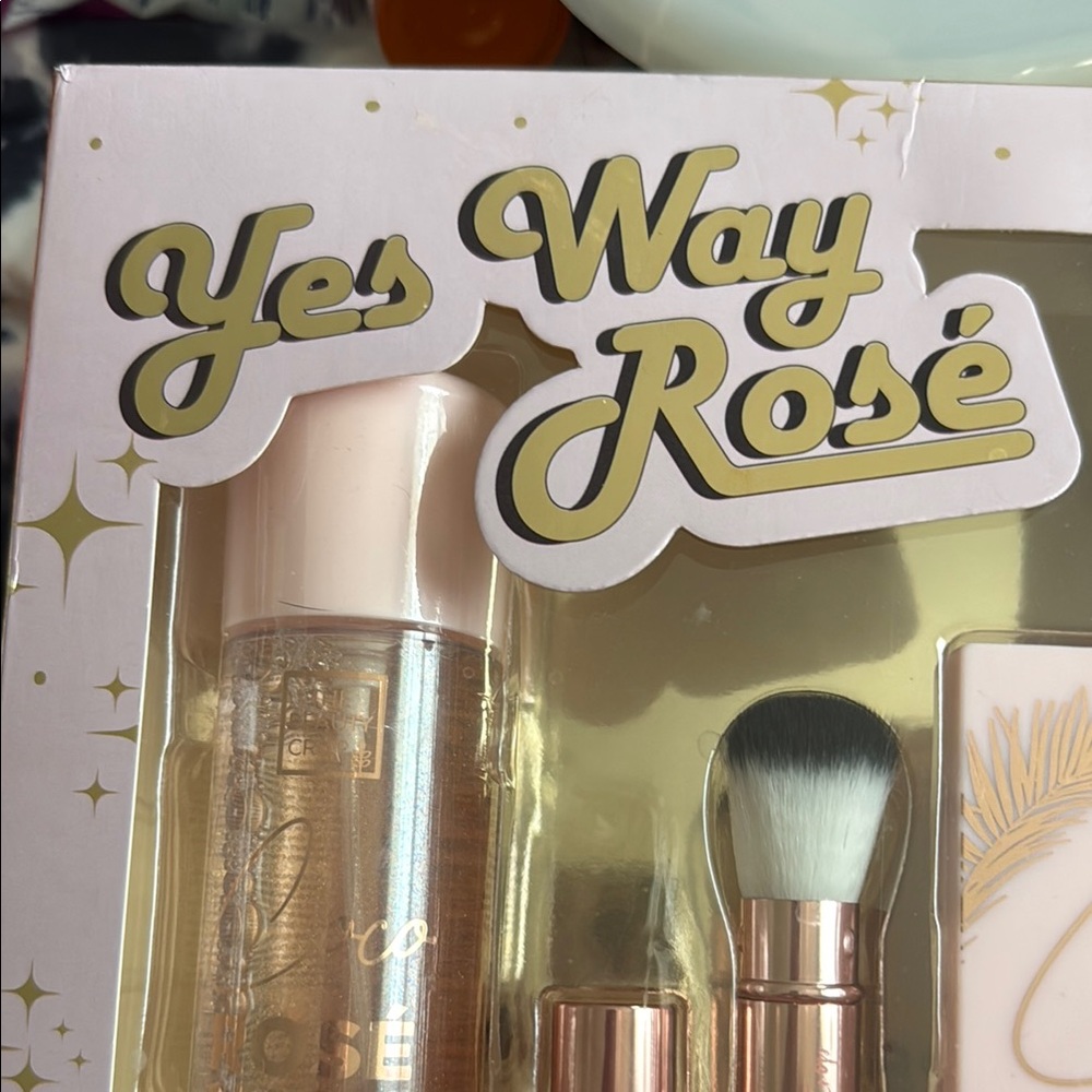 Makeup Set - Pink and Gold